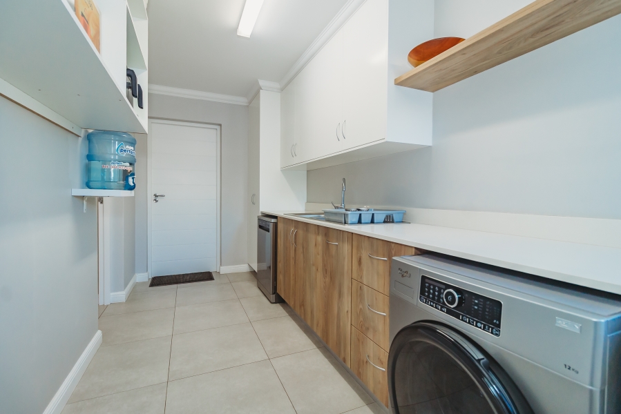 4 Bedroom Property for Sale in Kingswood Golf Estate Western Cape